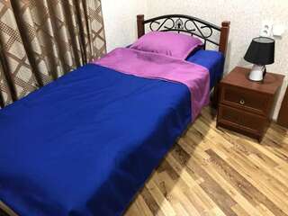Проживание в семье Guest House Coffee Кутаиси Трехместный номер с ванной комнатой-3